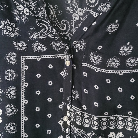 2/16$ Bandana Print Hollister Blouse - Picture 2 of 4